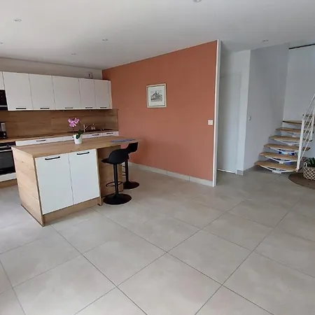 Le Des Monts Et Lacs Holiday home *