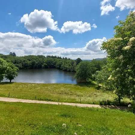 Le Des Monts Et Lacs